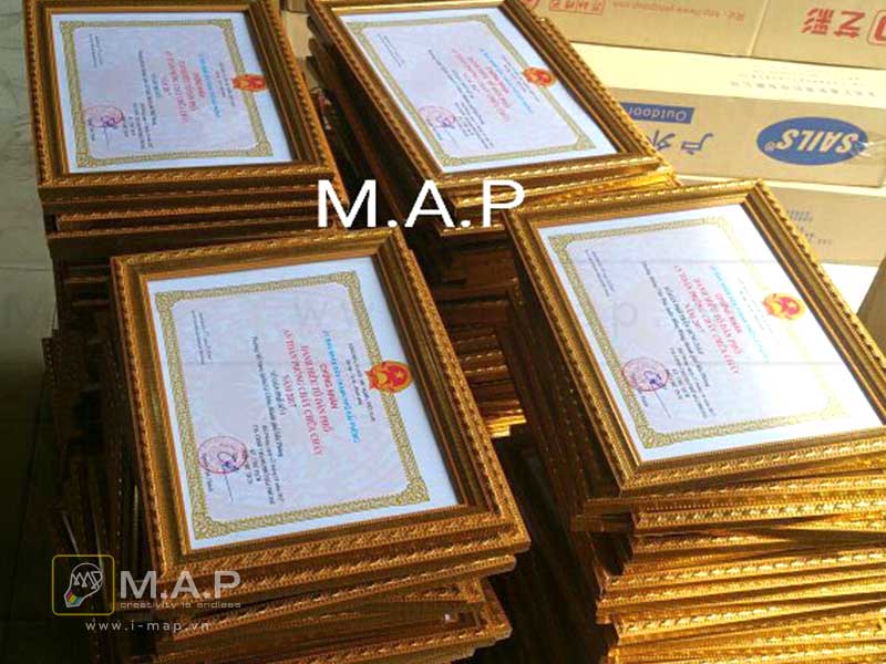 in Bằng khen biểu dương đại hội đảng bộ