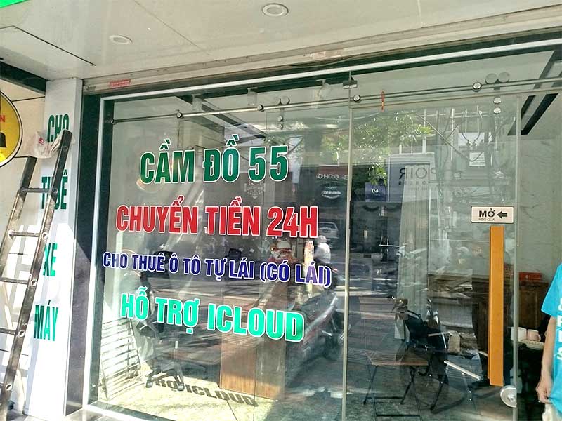 cắt dán chữ decal vi tính trên kính