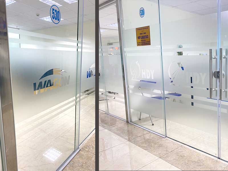 Cắt decal mờ trang trí kính